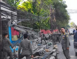 Satpol PP Bongkar 6 Bangunan Liar di Citeureup, Ada Milik Ormas