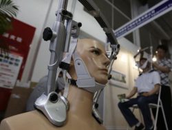 Warga Singapura Ramai-Ramai Jalani Operasi Plastik, Banyak yang Gagal Sampai Buta