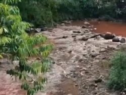 Air Sungai Cipakancilan Bogor Berubah Jadi Merah, Dinas LH Cari Penyebabnya