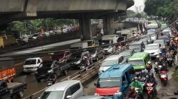 Jalan Sholeh Iskandar Bogor Macet Parah